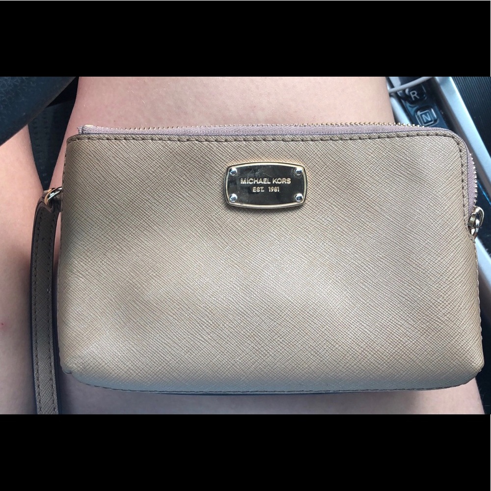 Micheal Kors Wristlet Wallet